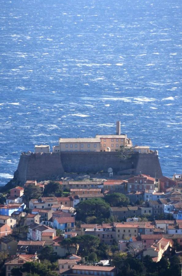 Appartamento La Piazzetta Capraia Esterno foto
